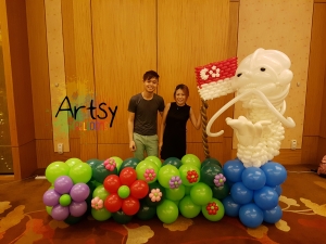 , Singapore themed balloon backdrop for a wedding!, Singapore Balloon Decoration Services - Balloon Workshop and Balloon Sculpting