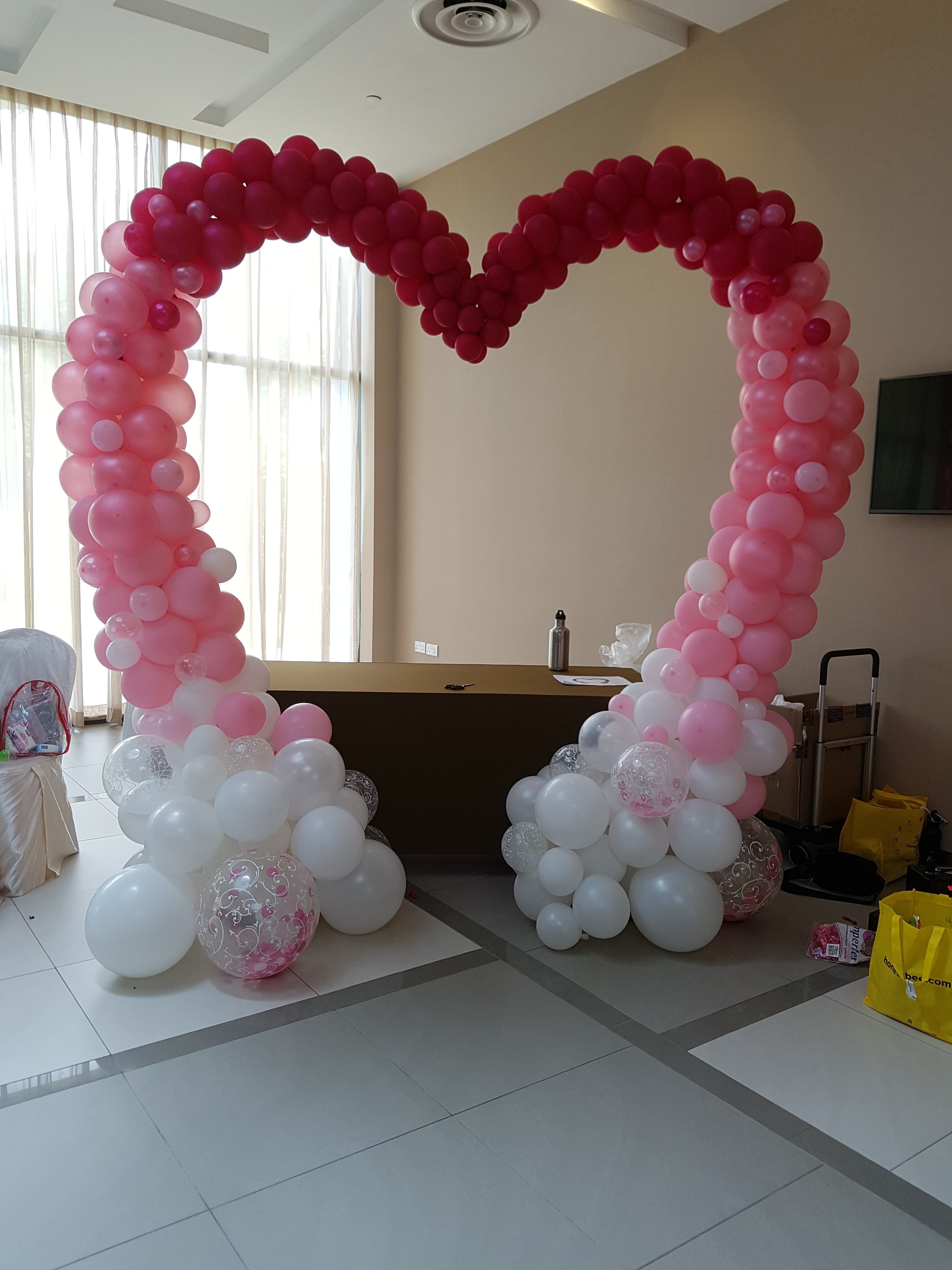 , Heart Shaped balloon arch for weddings and events!, Singapore Balloon Decoration Services - Balloon Workshop and Balloon Sculpting