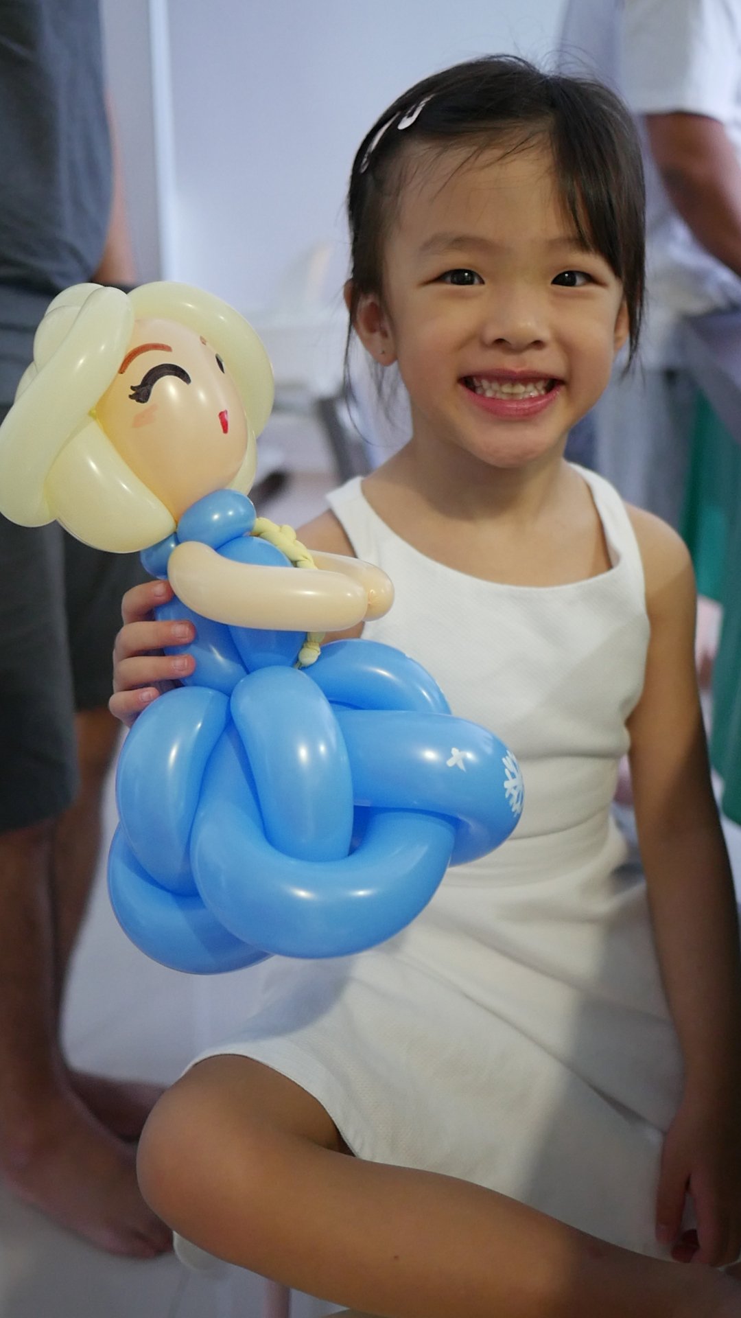 , Cartoon Balloon Twisting for Birthday Parties!, Singapore Balloon Decoration Services - Balloon Workshop and Balloon Sculpting